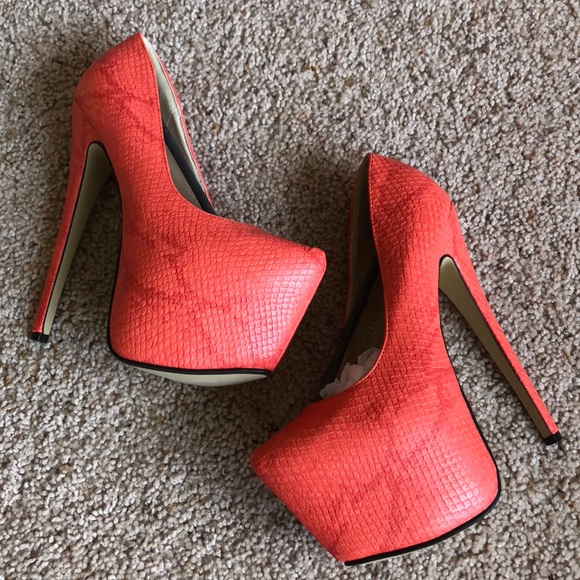 Red Kiss Shoes - Heels  (Clearance)